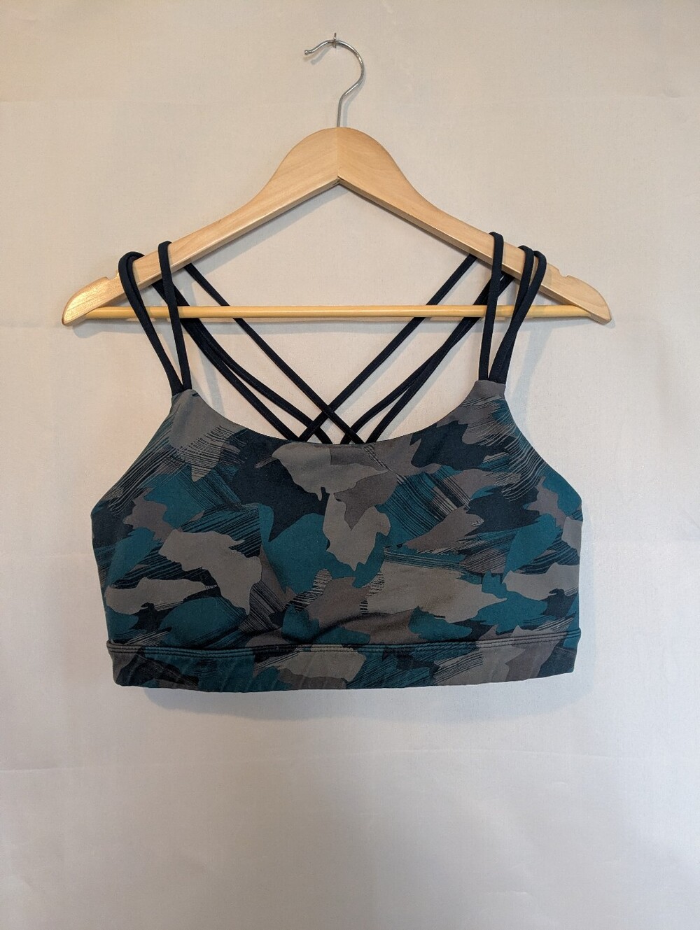 Gap GapFit Strappy Sports Bra Camo Graphic XL